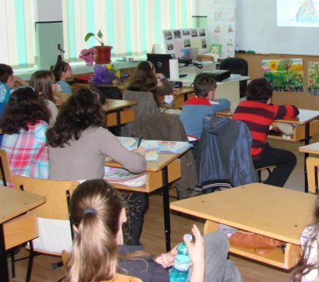 Şcoala Ferdinand, premiată la Reprezentanţa Comisiei Europene